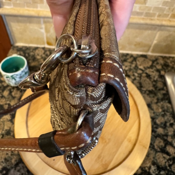 Coach VINTAGE classic C wristlet - Picture 8 of 11